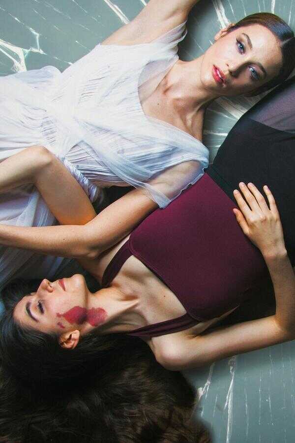Dancing on Glass (2022) 0