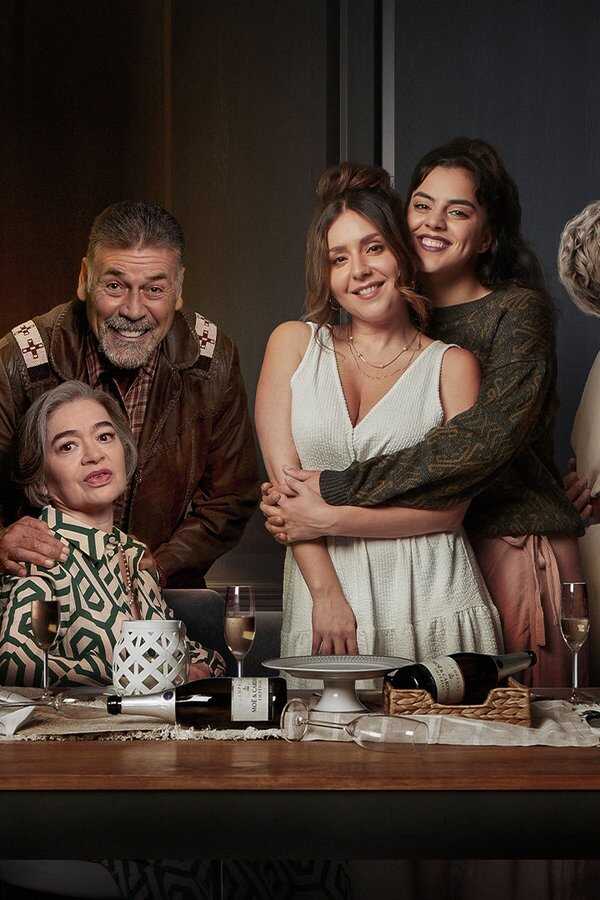 Atrapadas en familia (2022) 0