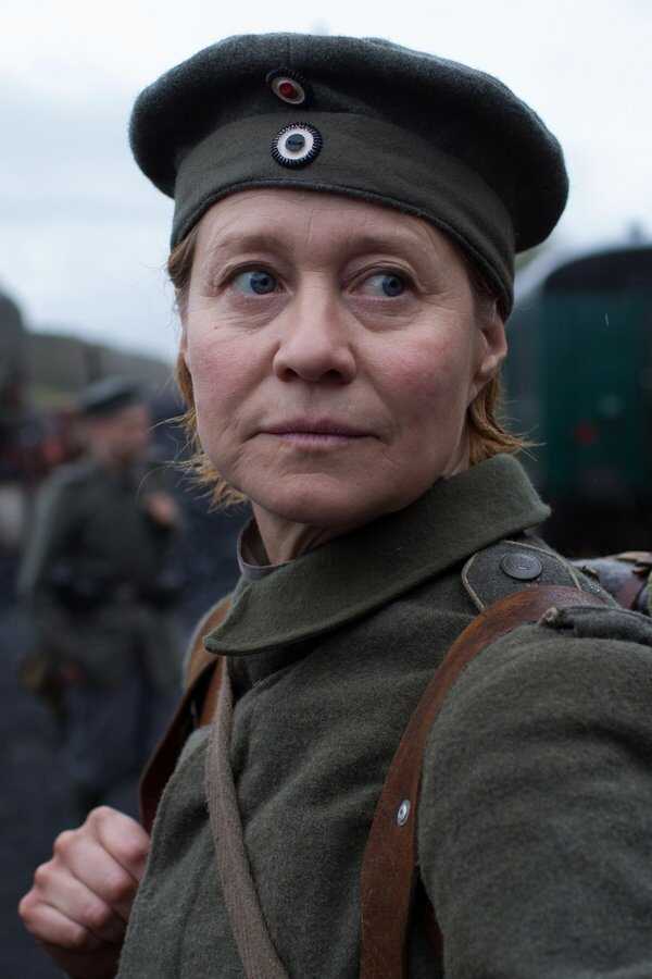 Erna i krig (2020) 0